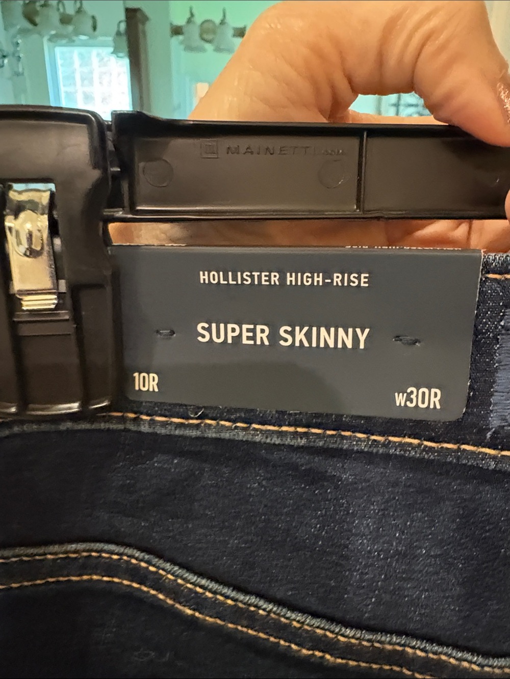 Hollister Women’s High Rise Super Skinny Blue Jeans New with Tags 10R/30R - Picture 4 of 9